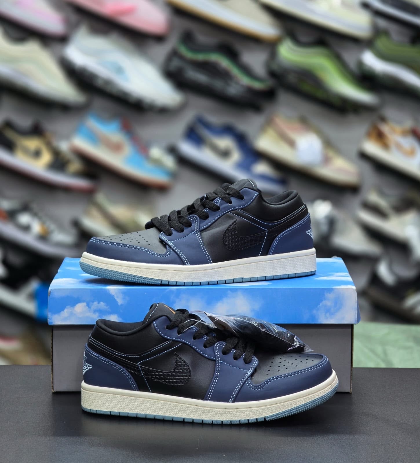 Midnight Court Low-Top Sneaker – Navy/Black