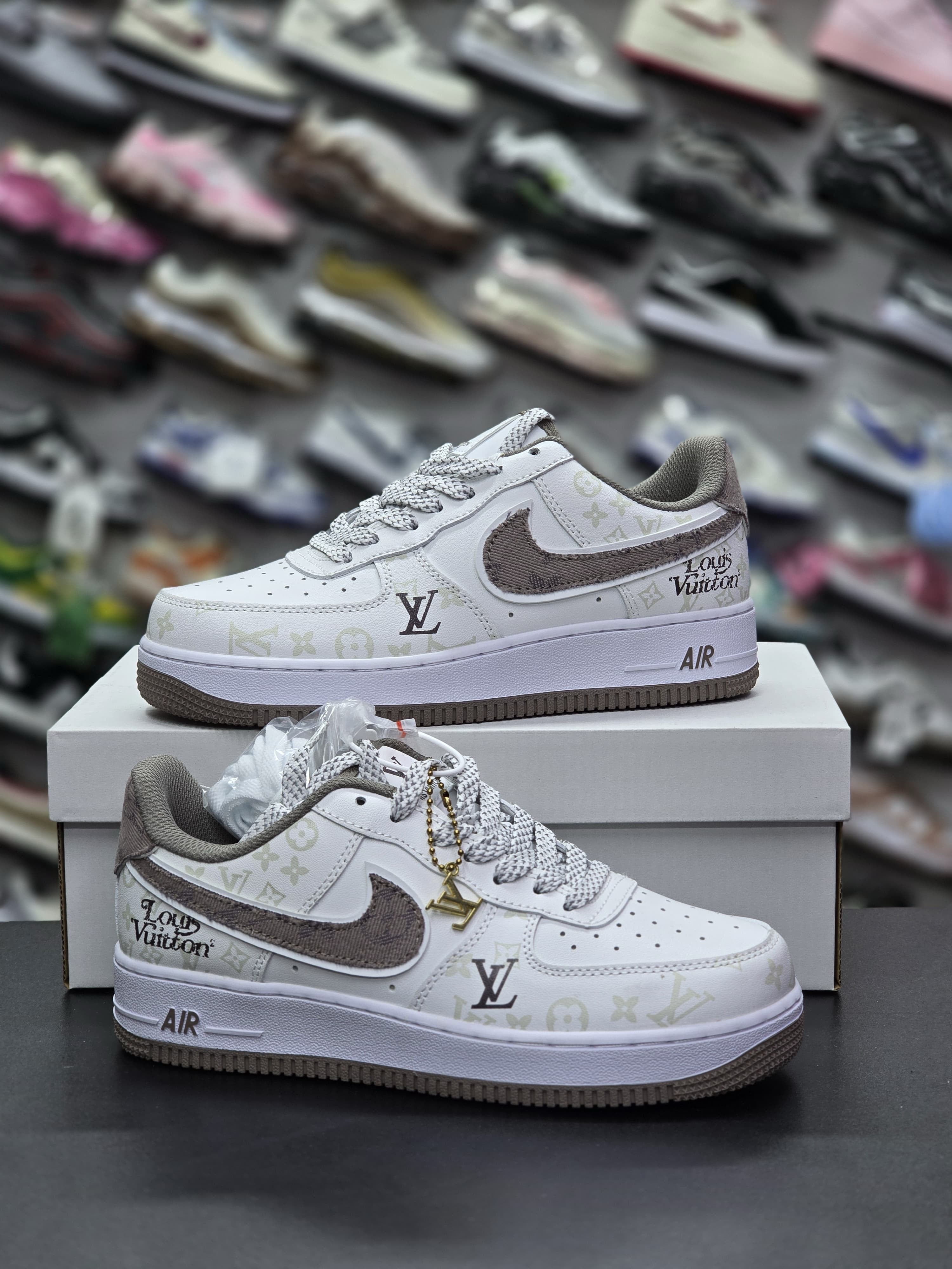 LV Monogram Air Sneaker – White/Grey