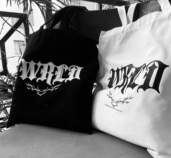 Totebag (4k wrld)